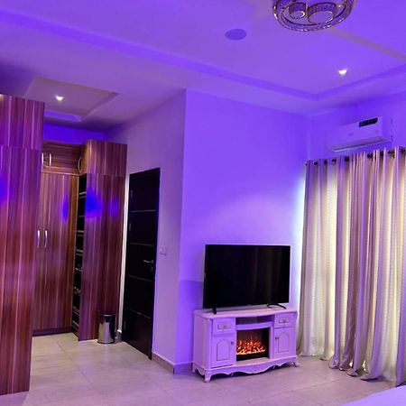 Urban Retreat Luxury Shortlet Apartment Lekki Ajah Lagos With Pool And Gym 외부 사진