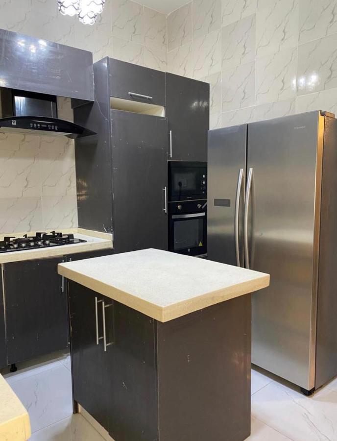 Urban Retreat Luxury Shortlet Apartment Lekki Ajah Lagos With Pool And Gym 외부 사진