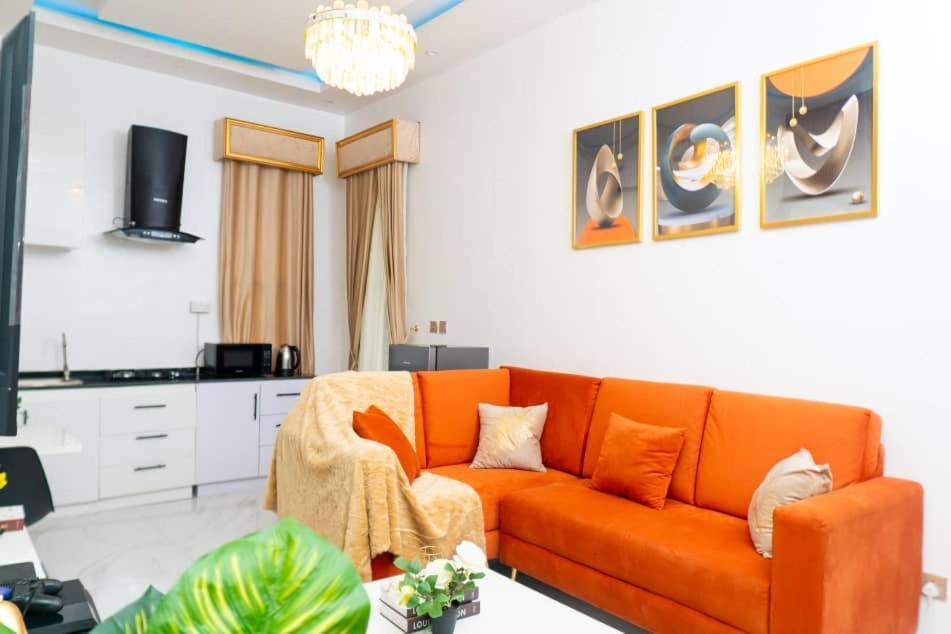 Urban Retreat Luxury Shortlet Apartment Lekki Ajah Lagos With Pool And Gym 외부 사진