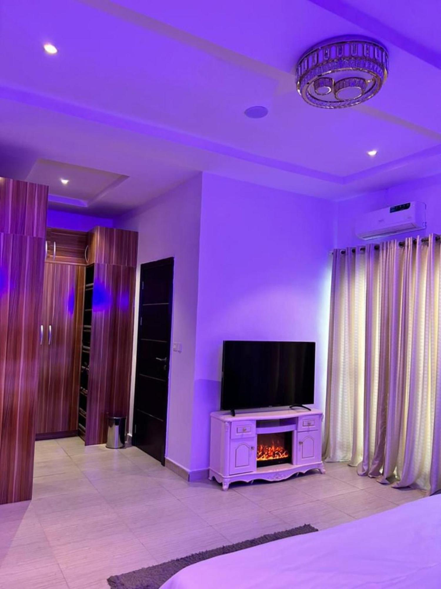 Urban Retreat Luxury Shortlet Apartment Lekki Ajah Lagos With Pool And Gym 외부 사진