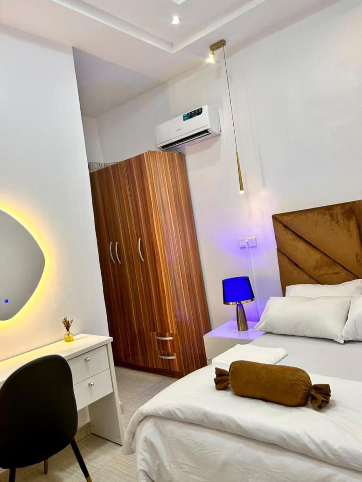 Urban Retreat Luxury Shortlet Apartment Lekki Ajah Lagos With Pool And Gym 외부 사진